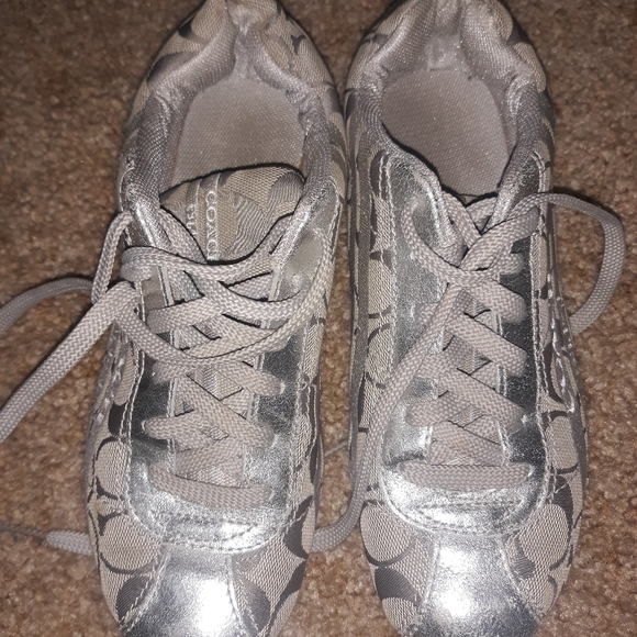 Coach shoes size 6 - Picture 2 of 3
